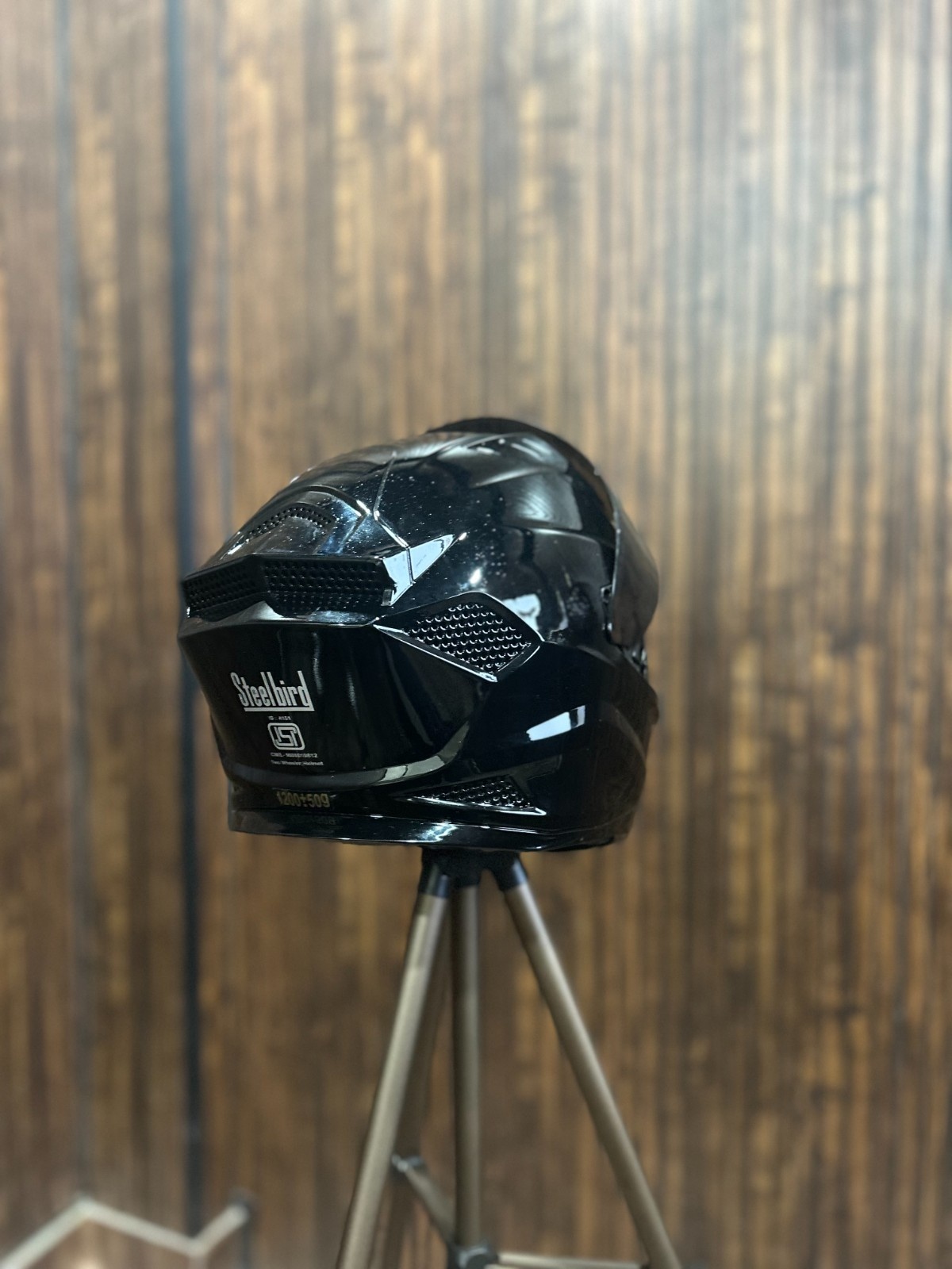 STEELBIRD SBH-25 ISS SHARP GLOSSY BLACK C/V 600 MM (L)