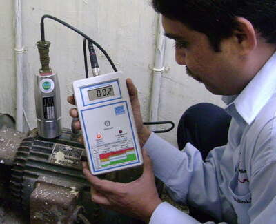 IRD306DI - Digital Vibration Meter with Standard Accessories IRD306DI - Digital Vibration Meter with Standard Accessories