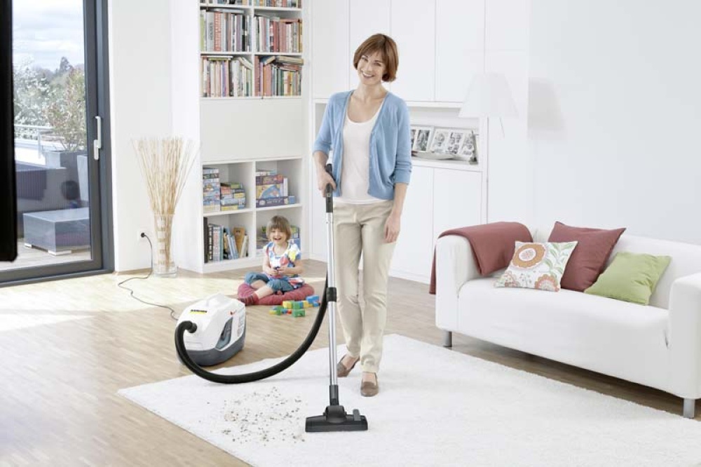 K�rcher DS 6 Water Filter Vacuum Cleaner, 650W, 240V, HEPA 13 Filter, 2L Tank