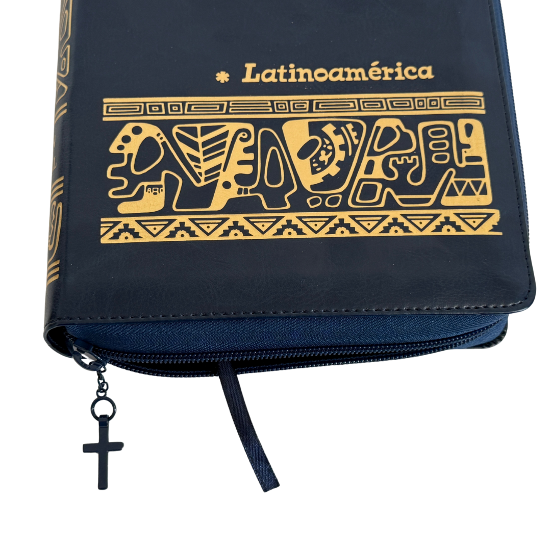 La Biblia Latinoamérica de Lujo Azul, Letra Grande, Imitación piel, Cierre e Índice. La Biblia Latinoamérica de Lujo Azul, Letra Grande, Imitación piel, Cierre e Índice.