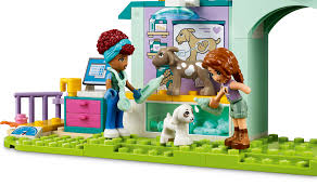 LEGO Friends 42632 Farm Animal Vet Clinic LEGO Friends 42632 Farm Animal Vet Clinic