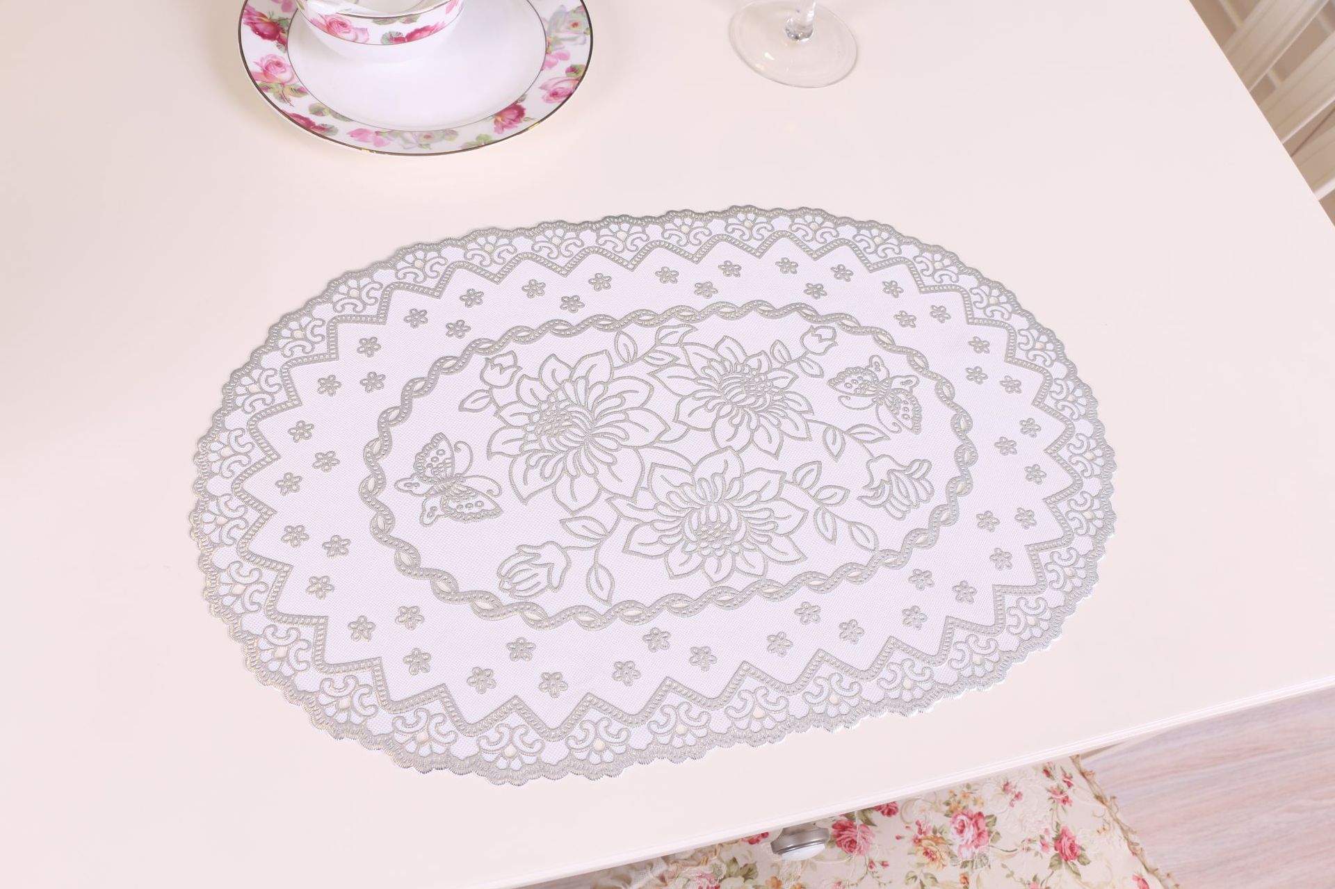 6 PIECES EUROPEAN STYLE TABLE MAT 30CM BY 45CM -SILVER - G