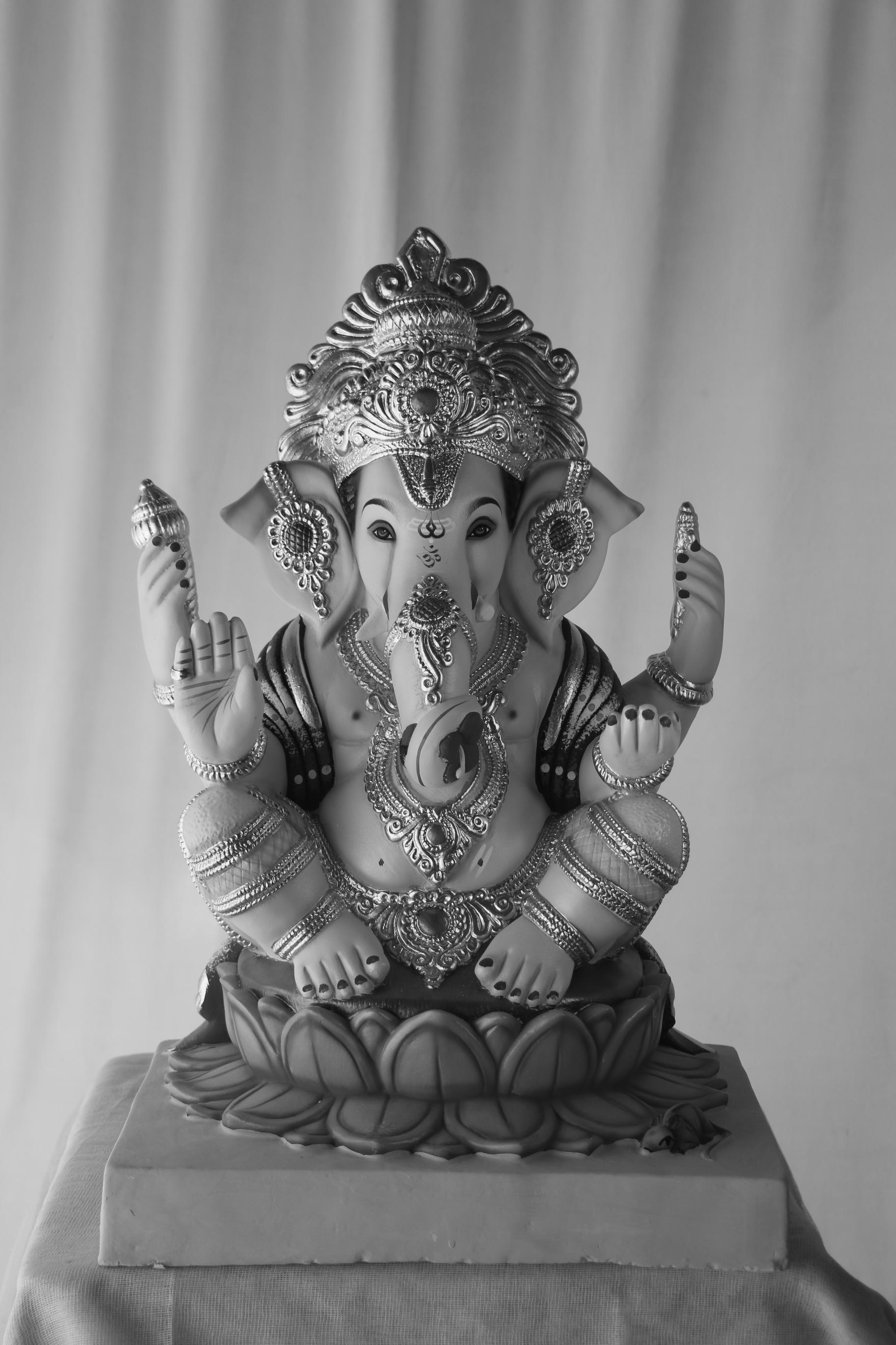 Madhyam Shilp Ganesh Ganpati | POP Ganpati | 21 Inches Height | MSKK-0033-POP-21-MADHY-PSKK-DNOA