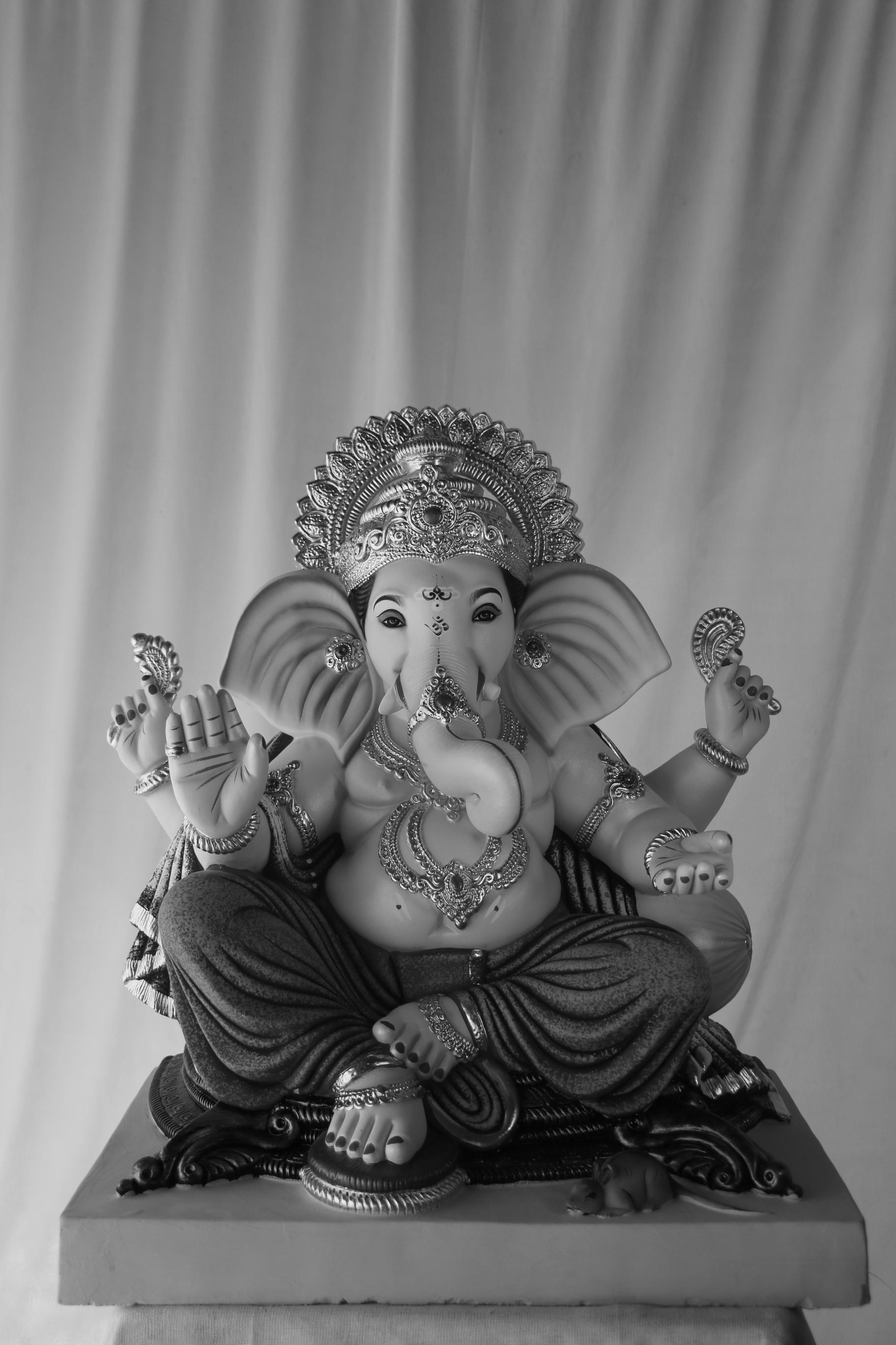 Motha Kaan Ganpati | POP Ganpati | 23 Inches Height | MSKK-0049-POP-23-MOTHA-PSKK-DNOA