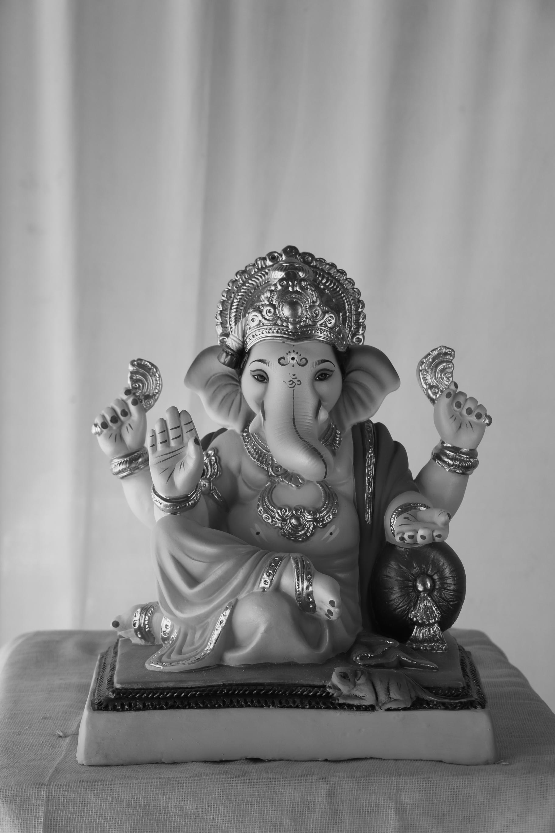 Shivrekar Ganpati | POP Ganpati | 13 Inches Height | MSKK-0052-POP-13-SHIVR-PSKK-DNOA