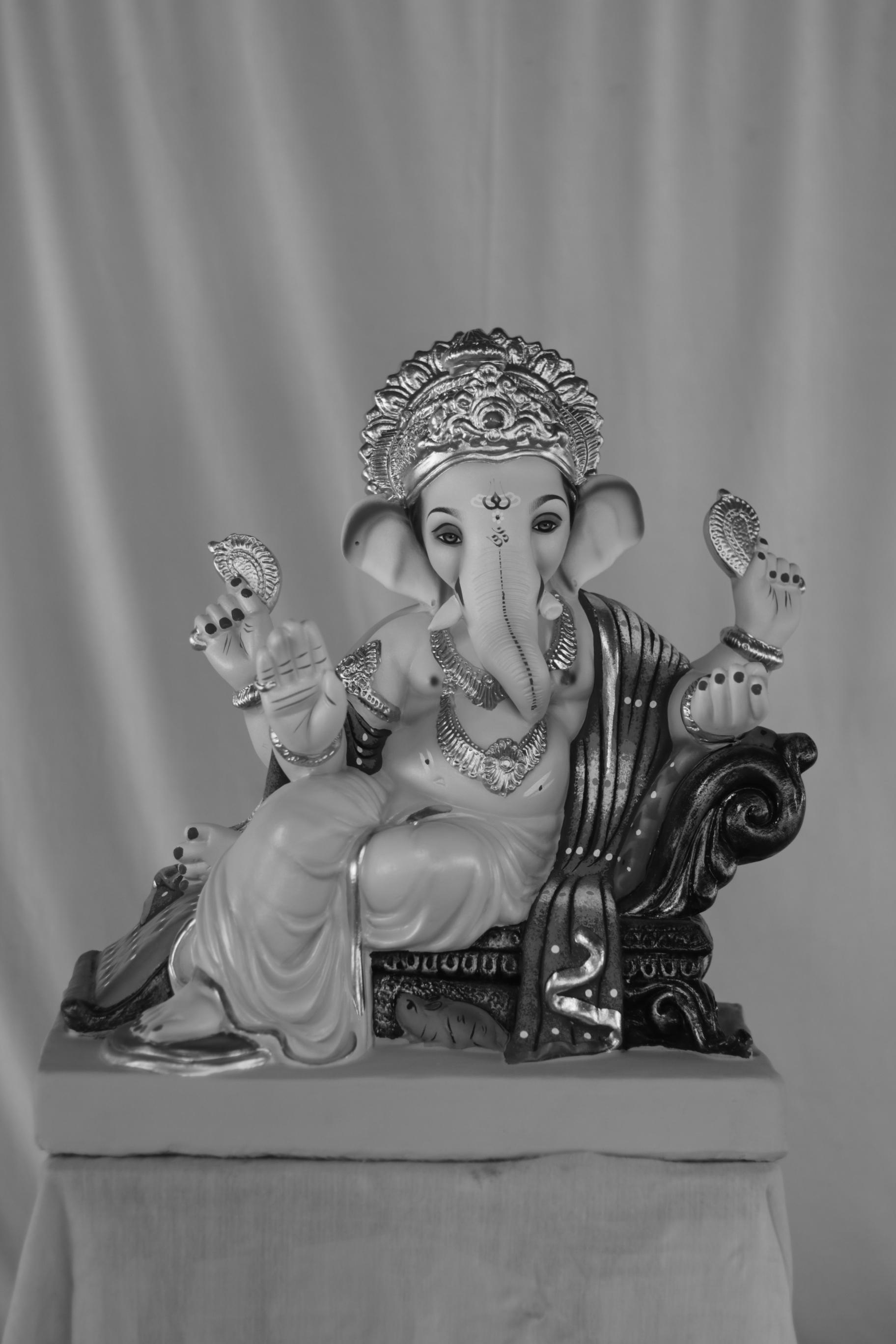 Sofa Prabhval Ganpati | Eco Friendly Shadu Mati Ganpati | 18 Inches Height | MSKK-0034-SHA-18-SOFAP-PSKK-DNOA-VXX