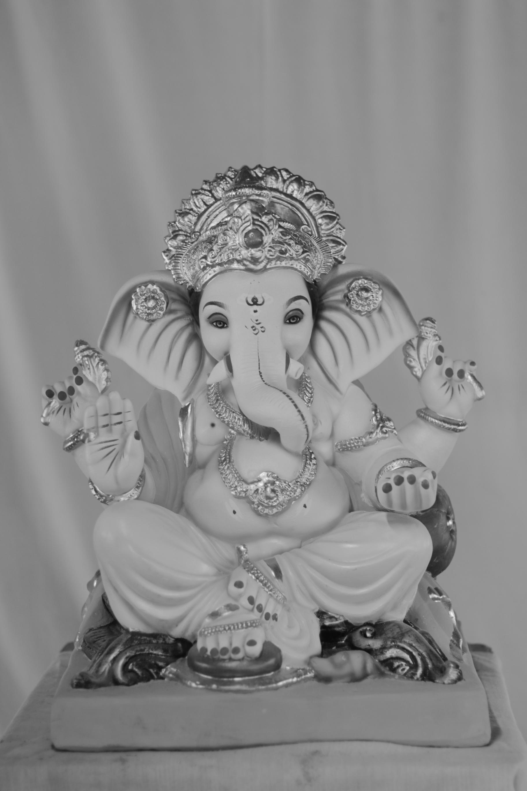 Motha Kaan Ganpati | Eco Friendly Shadu Mati Ganpati | 17 Inches Height | MSKK-0035-SHA-17-MOTHA-PSKK-DNOA-VXX
