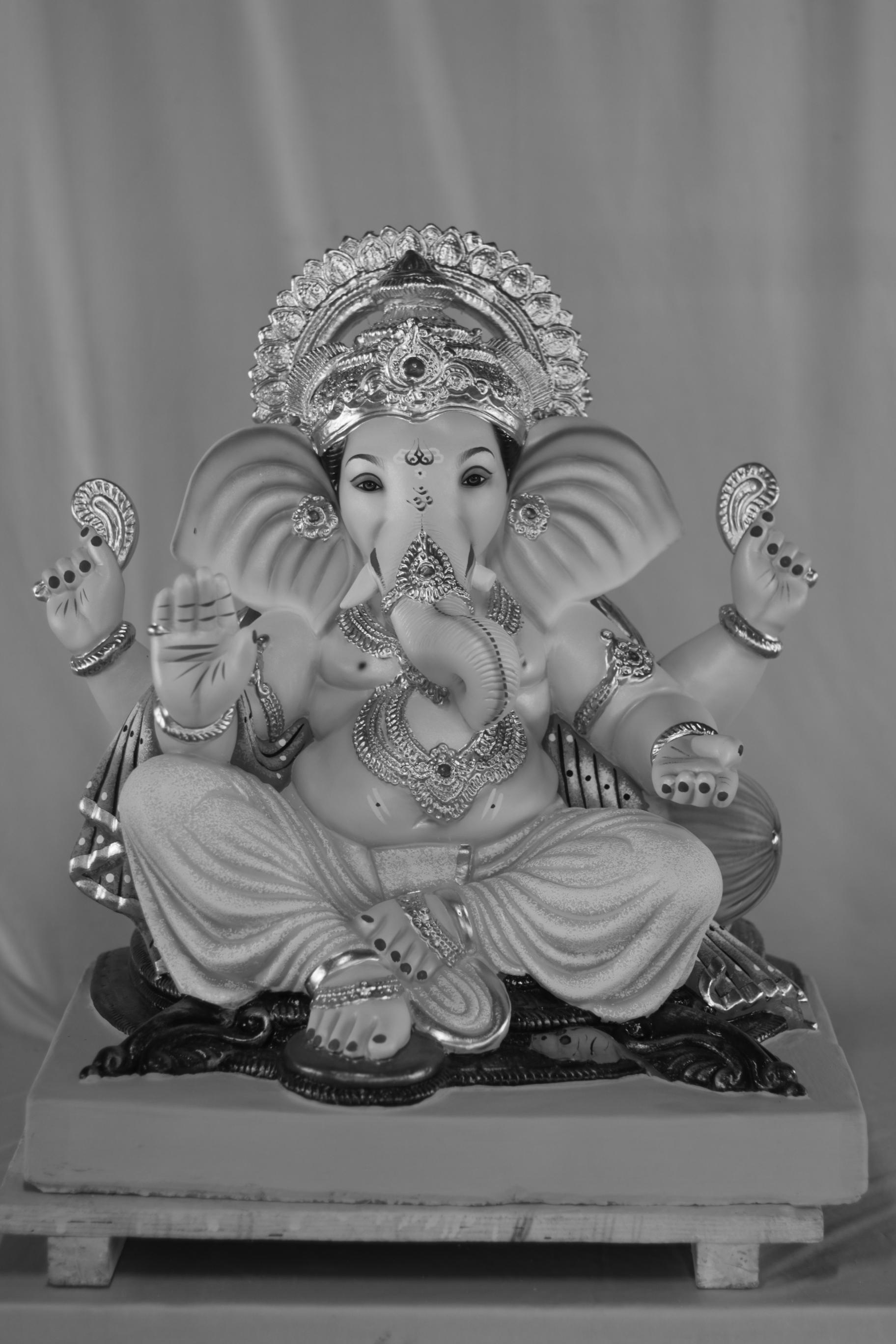 Motha Kaan Ganpati | Eco Friendly Shadu Mati Ganpati | 21 Inches Height | MSKK-0060-SHA-21-MOTHA-PSKK-DNOA-VXX