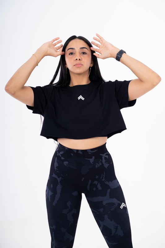 Black T-shirt crop top Black T-shirt crop top