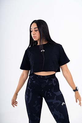 Black T-shirt crop top Black T-shirt crop top
