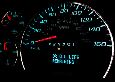 0% Oil life remaining is displayed on the instrument panel 0% Oil life remaining is displayed on the instrument panel
