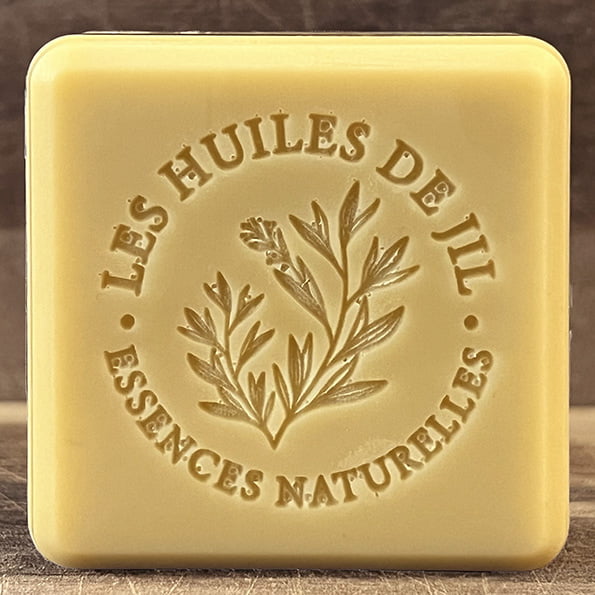 Savon hydratant au Karité et huile essentielle de Bois de Hô Savon hydratant au Karité et huile essentielle de Bois de Hô