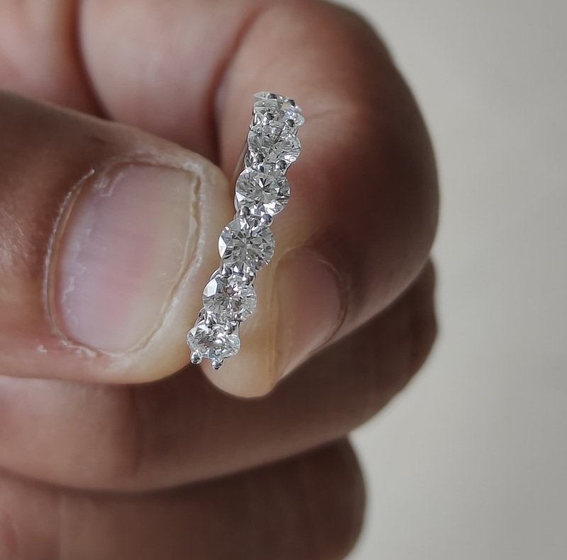 Seven diamond band