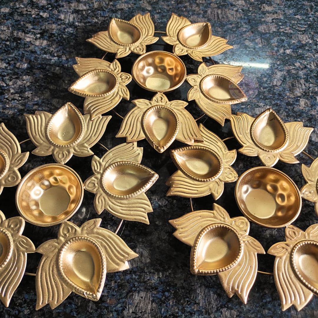 Golden Lotus Urli