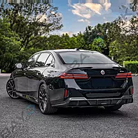 V-ST Style Carbon Fiber Trunk Spoiler – For 2024–2025 BMW G60 5 Series & G90 M5