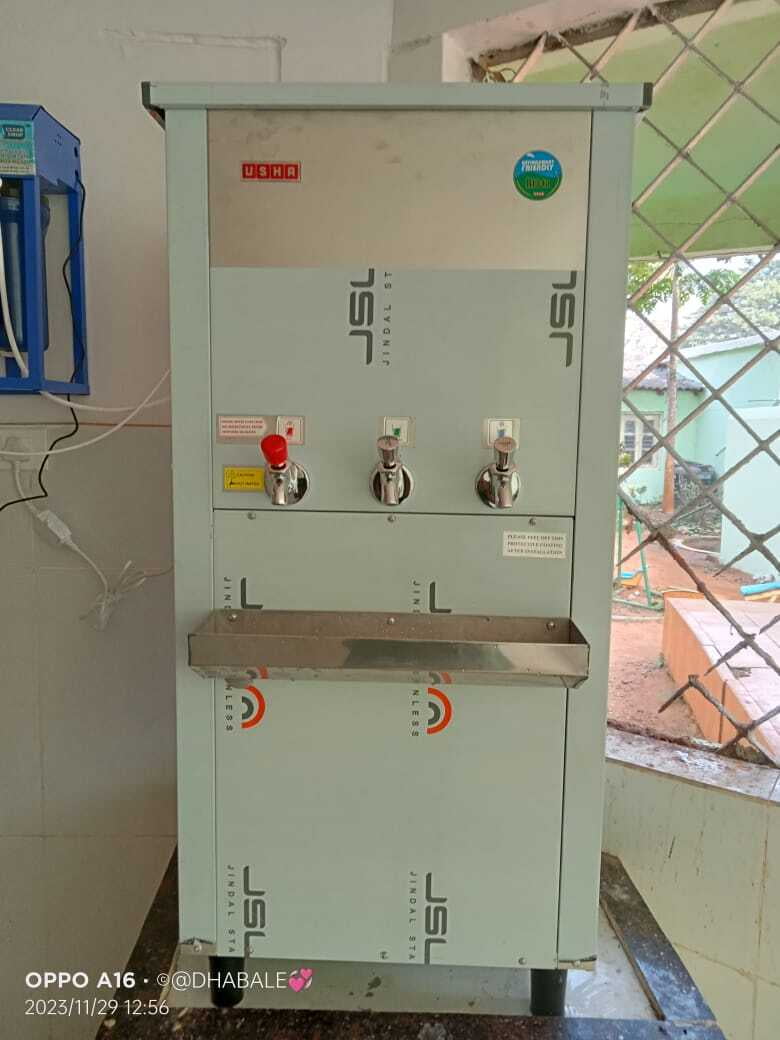 Usha SS4080 Fully Stainless steel body with Hot cold and normal water taps Usha SS4080 Fully Stainless steel body with Hot cold and normal water taps