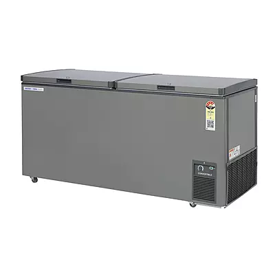 The 4 Star energy rating label displayed prominently on the Voltas 421 Litres freezer. The 4 Star energy rating label displayed prominently on the Voltas 421 Litres freezer.