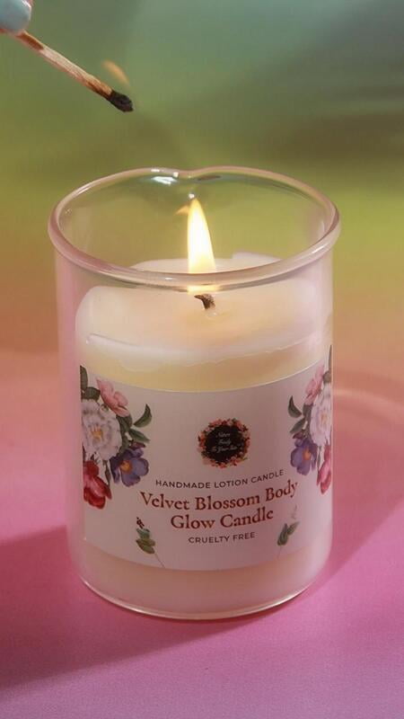 Velvet Blossom Body Glow Candle Velvet Blossom Body Glow Candle