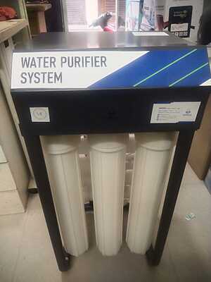 The robust Power Jal Aqua Cool 50 C RO UV Water Purifier installed in a modern Delhi office pantry. The robust Power Jal Aqua Cool 50 C RO UV Water Purifier installed in a modern Delhi office pantry.