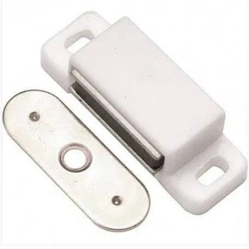 Magnetic door catch