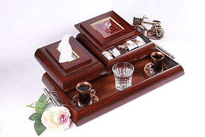 مضيفة حلو خشبية لون بني