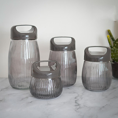 طقم بهارات زجاجي بغطاء بلاستيكي 4 قطع