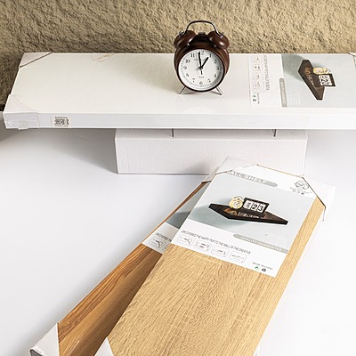 ارفف خشبية معلقة بعدة الوان