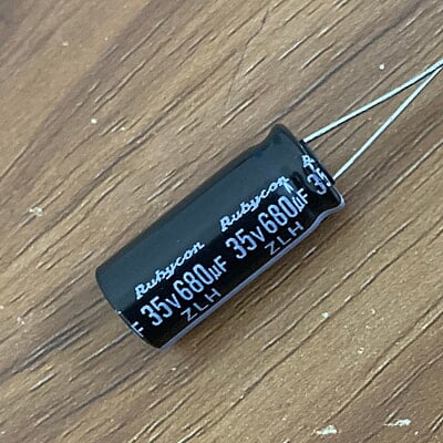 CAPACITOR 680UF 35V