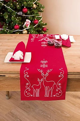 Runner Ricamo Cervi e Cristalli di Neve 30x105 cm Runner Ricamo Cervi e Cristalli di Neve 30x105 cm
