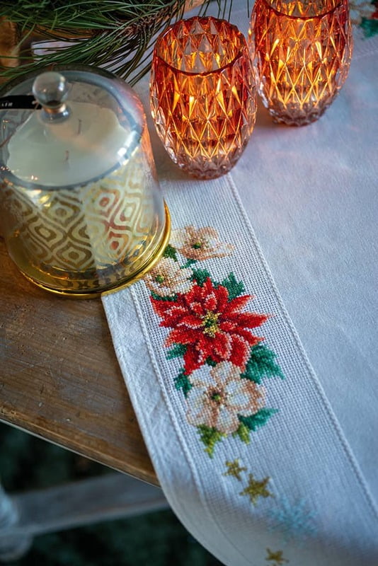 Tovagliette Natale a Punto Croce 80x80 cm kit completo su tela aida Tovagliette Natale a Punto Croce 80x80 cm kit completo su tela aida