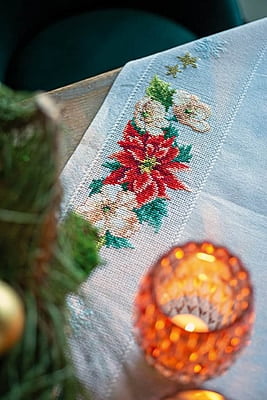 Tovagliette Natale a Punto Croce 80x80 cm kit completo su tela aida Tovagliette Natale a Punto Croce 80x80 cm kit completo su tela aida