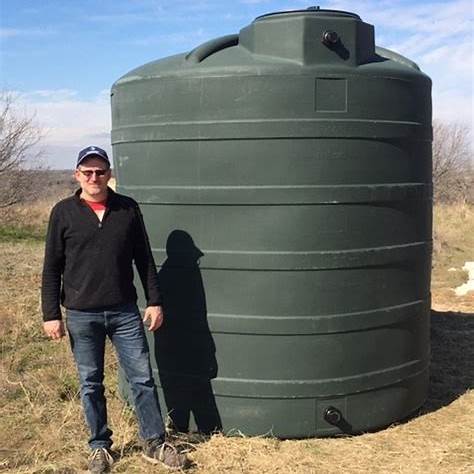 Snyder Industries 3000 Gallon Green Vertical Water Tank Snyder Industries 3000 Gallon Green Vertical Water Tank