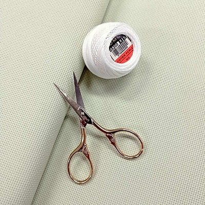 Zweigart - Tela Aida 64 quadretti colorata, Altezza 110 cm, vendita a metraggio Zweigart - Tela Aida 64 quadretti colorata, Altezza 110 cm, vendita a metraggio