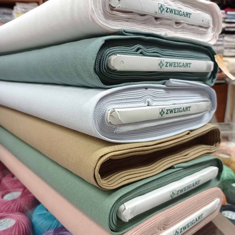 Zweigart - Jazlyn per ricamo a punto croce, altezza della stoffa 140 cm Zweigart - Jazlyn per ricamo a punto croce, altezza della stoffa 140 cm